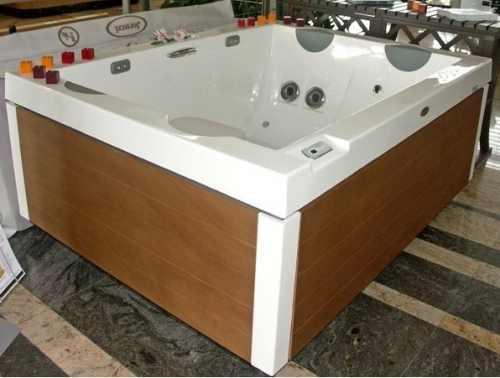 Мини СПА бассейн Jacuzzi Italian Design Unique Base 190x150x80 см чаша Platinum, обшивка Тик