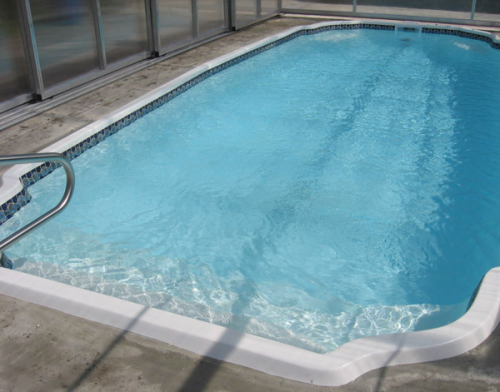Композитный бассейн Fiber Pools Онтарио 8,8х4 м глубина 1,20-1,65 м, цвет синий